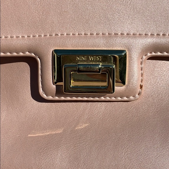 Nine West Soft Pink Pearl Handbag Purse - Picture 2 of 2